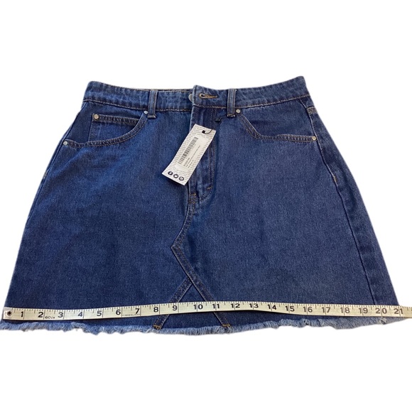 Boohoo | NWT Blue Denim 8 Mini Skirt High Wasted Frayed Hem - Picture 6 of 15